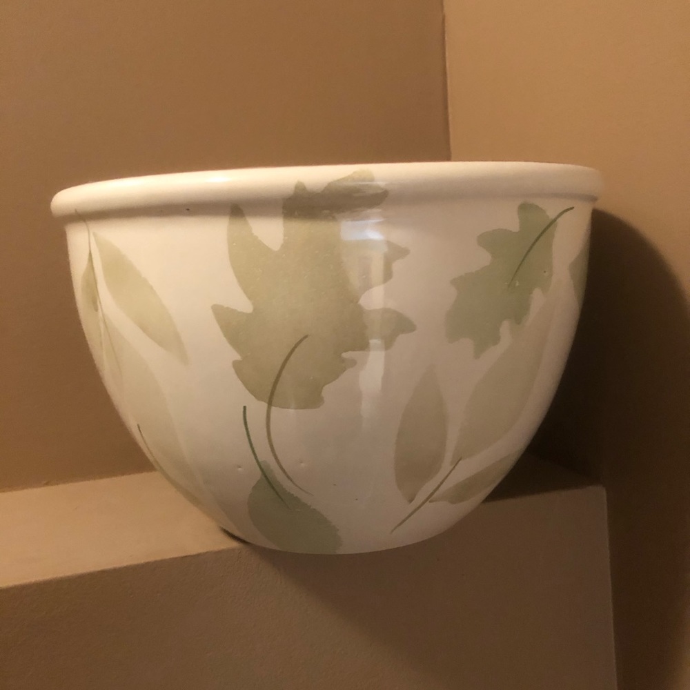Val Do Sol Portuguese Leaf-Patterned Ceramic Bowl